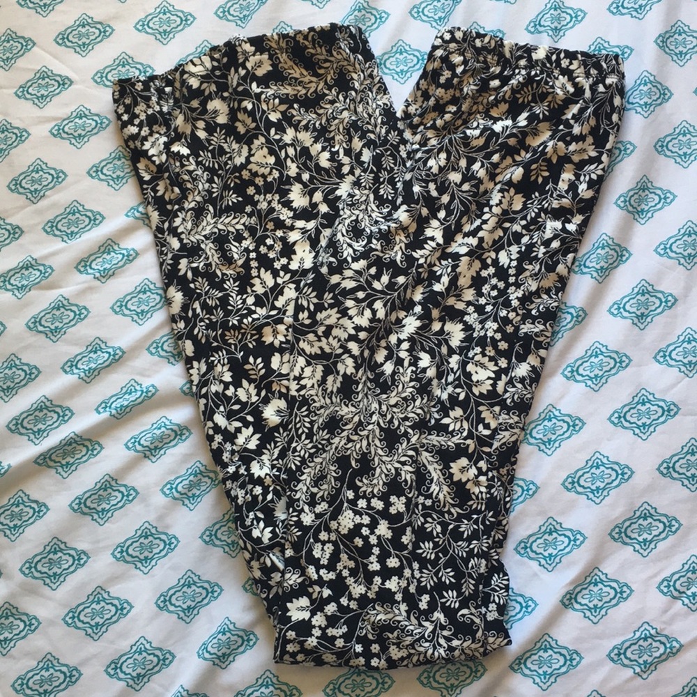 Hot Kiss floral pants